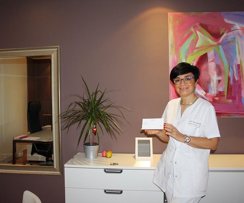Tratamiento-facial-con-ampollas-Dra-Mar-Lázaro_Zaragoza