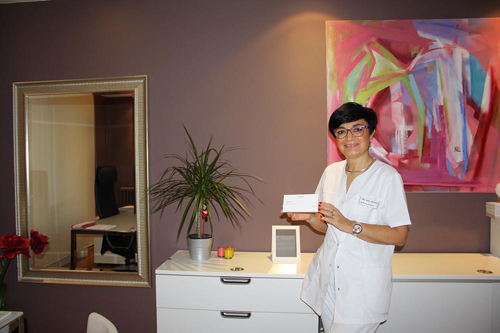 Tratamiento-facial-con-ampollas-Dra-Mar-Lázaro_Zaragoza