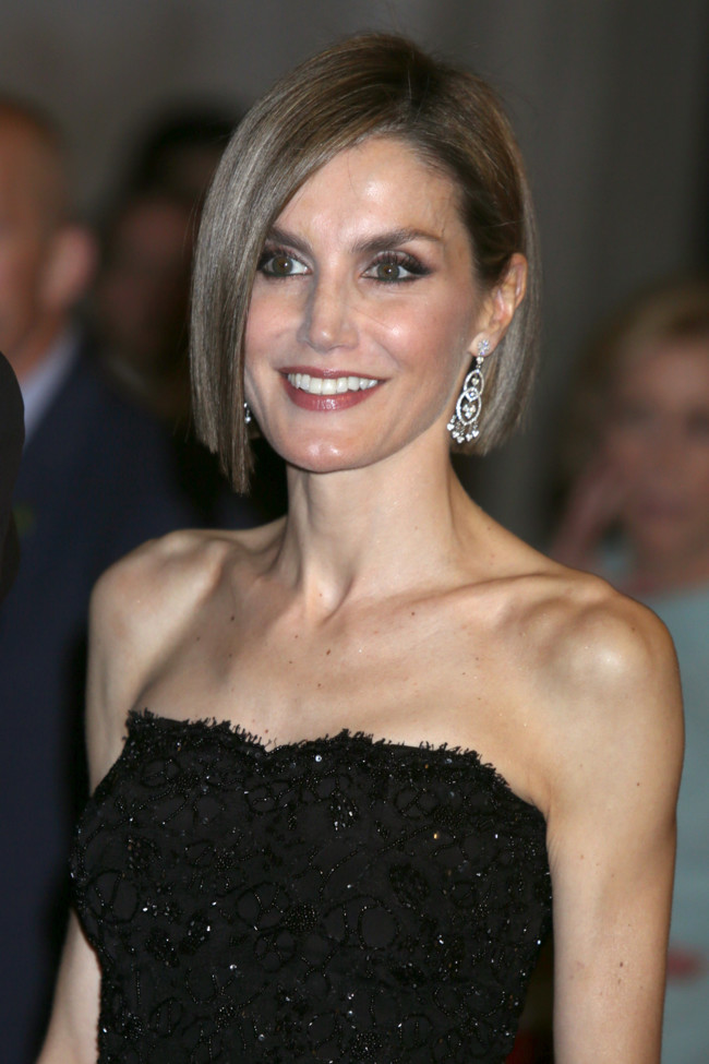 Reina Letizia pelo corto liso estético